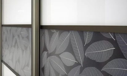 Vstavaná skriňa Šatníky a skrine - výplň dverí decoracryl Vstavaná skriňa Šatníky a skrine - výplň dverí decoracryl
